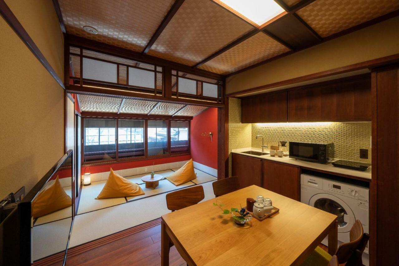 Utaimachi Hotell Kanazawa Rum bild
